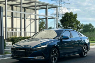 现代 伊兰特 2021款 1.5L CVT LUX尊贵版