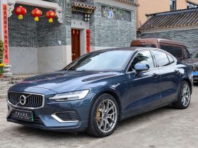 沃尔沃S60新能源 2022款 T8 E驱混动 四驱智逸豪华版