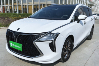 东风风行 风行游艇 2022款 1.5T DCT逐浪版