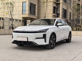 吉利银河 银河L6 2025款 EM-i 140km 探索+版