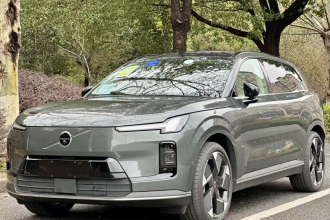 沃尔沃XC70插电式混动 2026款 四驱超长续航Plus