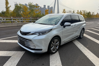丰田 赛那SIENNA 2021款 2.5L混动 铂金版