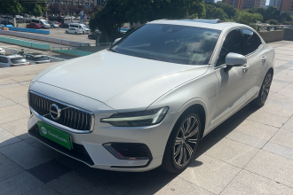沃尔沃S60新能源 2022款 T8 E驱混动 四驱智逸豪华版