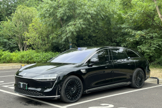 鸿蒙智行 享界S9T 2025款 增程 Ultra长续航版 (192线激光雷达）