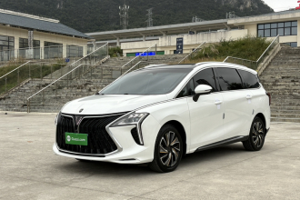 东风风行 风行游艇 2022款 1.5T DCT逐浪版