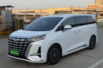 腾势D9 2022款 DM-i 970 四驱旗舰型