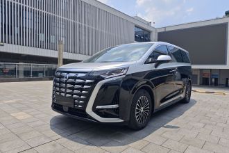腾势D9 2024款 DM-i 1050 尊享型