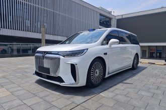 岚图汽车 岚图梦想家 2025款 PHEV 四驱旗舰乾崑版