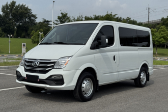 上汽大通MAXUS 新途V80 2024款 傲运通超值版 6AMT 短轴超低顶127Ps 5座