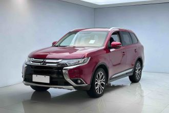 三菱 欧蓝德 2018款 2.0L 两驱荣耀版 5座