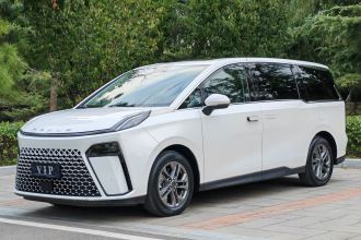 上汽大通MAXUS 大通G70 2024款 2.0T 自动臻享版 7座