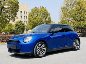 电动MINI COOPER 2024款 456km COOPER E 经典派