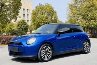 电动MINI COOPER 2024款 456km COOPER E 经典派
