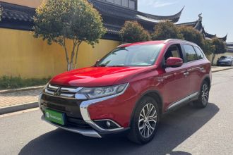 三菱 欧蓝德 2016款 2.4L 四驱豪华版 7座