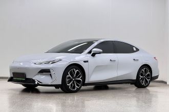 吉利银河 银河E8 2025款 700km 远航智驾版