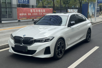 宝马i3 2024款 eDrive 40 L 曜夜套装
