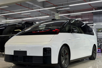 理想汽车 理想MEGA 2025款 Home 家庭特别版