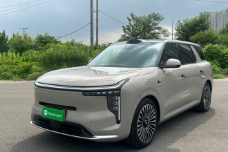 智己汽车 智己LS8 2026款 66 Ultra 科技旗舰大五座