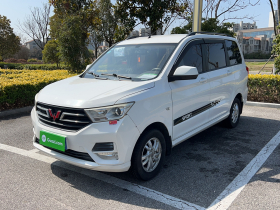 五菱汽车 五菱宏光 2018款 1.5L S舒适型L2B