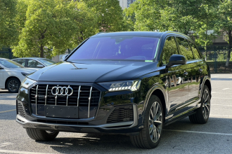 奥迪Q7 2022款 55 TFSI quattro S line运动型