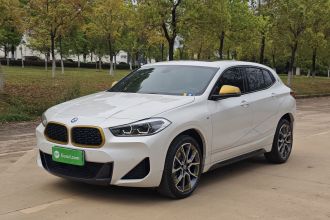 宝马X2 2023款 sDrive 25i 曜熠版