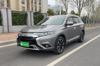 三菱 欧蓝德 2019款 2.4L 四驱致享版 7座 国VI