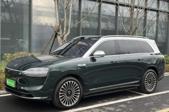 鸿蒙智行 问界M9 2025款 增程 Ultra版 52kWh 6座版