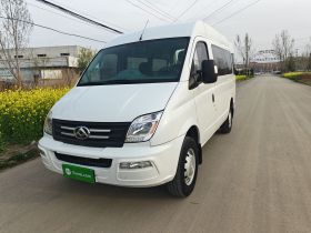 上汽大通MAXUS 新途V80 2021款 2.0T 手动经典傲运通短轴中顶7/8/9座