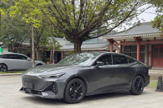 长安UNI-V 2022款 1.5T 尊贵型