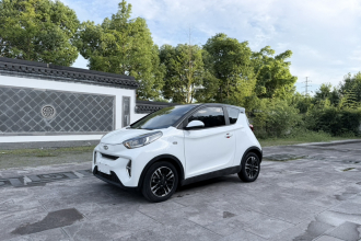 奇瑞QQ 小蚂蚁 2022款 甜粉款 半糖版 磷酸铁锂 30kW 301km