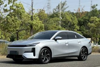 吉利银河 银河L6 2025款 EM-i 140km 星舰版