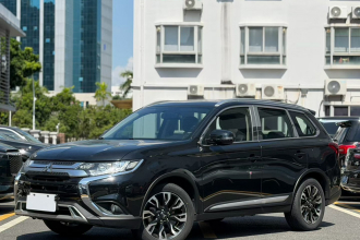 三菱 欧蓝德 2019款 2.0L 两驱畅享版 7座 国V