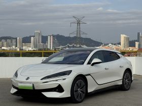 腾势Z9GT 2024款 1100四驱Max首发版