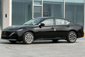 日产 天籁 2026款 鸿蒙座舱 2.0L 智能超舒适版