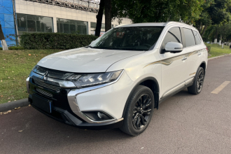 三菱 欧蓝德 2020款 2.4L 四驱致享版 7座