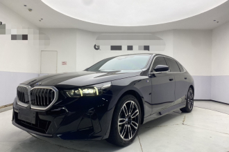 宝马5系 2025款 530Li 领先型 M运动套装