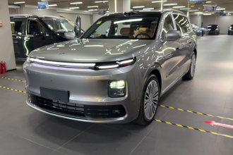 零跑汽车 零跑D19 2026款 增程500智尊版 七座
