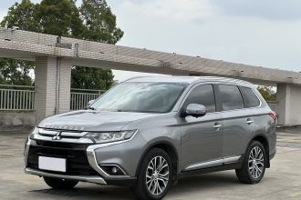 三菱 欧蓝德 2018款 2.4L 四驱精英版 5座