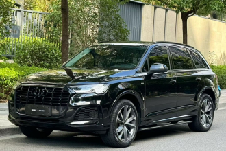 奥迪Q7 2022款 55 TFSI quattro S line运动型