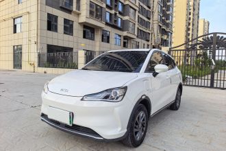 哪吒汽车 哪吒V 2022款 潮 300 Lite 三元锂