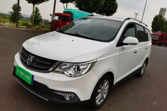 宝骏730 2014款 1.5L 手动豪华型 7座