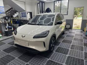 五菱汽车 五菱缤果PLUS 2024款 330km 五座版