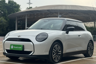 电动MINI COOPER 2024款 456km COOPER E 经典派