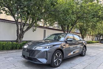 长安 逸动PHEV 2025款 智慧新蓝鲸 145KM 战舰版