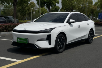 吉利银河 银河L6 2025款 EM-i 140km 探索+版