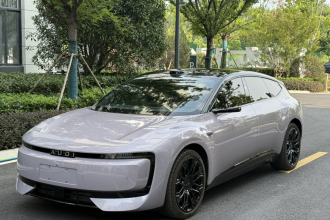 奥迪AUDI 奥迪E5 Sportback 2026款 钦定性能quattro型