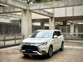 三菱 欧蓝德 2021款 2.4L 四驱致享版 7座