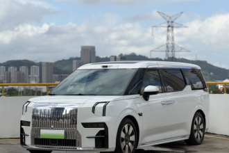 极氪009 2024款 七座过道版四驱 108kWh