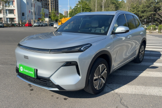 吉利银河 银河星舰7 EM-i 2025款 120km 探索+版