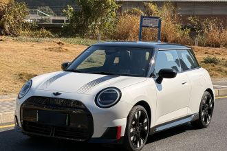 电动MINI COOPER JCW 2025款 JOHN COOPER WORKS